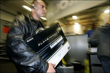 sony3 Sonys PlayStation 3 makes chaotic US debut