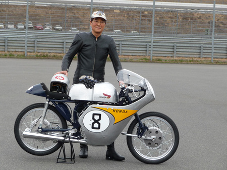 honda_rc142_champion.jpg