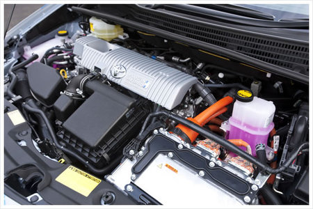 toyota_prius_engine.jpg