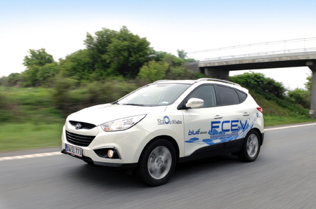 hyundai_ix35_hybrid.jpg
